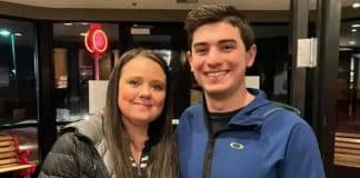 Após 20 anos, homem reencontra mãe biológica e descobre que eles trabalham no mesmo local