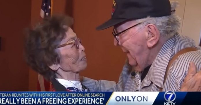 Veterano se reúne com o primeiro amor de sua vida, que conheceu há 70 anos atrás