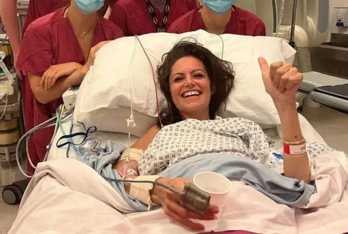 apresentadora-despedida-910x613-1 Apresentadora que emocionou mundo com despedida por câncer terminal morre aos 40 anos