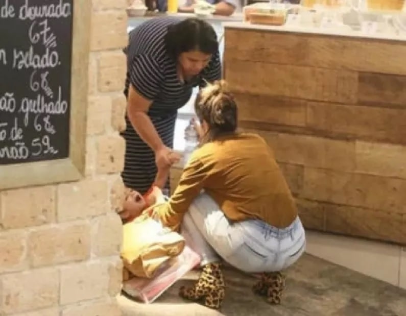 revistapazes.com - Rafa Brites sobre maternidade: 'Ser mãe certamente não é como vemos na grande mídia'