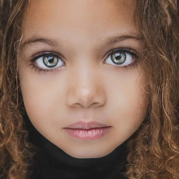 revistapazes.com - 19 crianças que herdaram uma beleza única de pais vindos de diferentes países