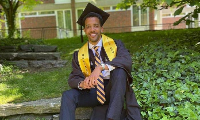 Mineiro se torna primeiro negro a se formar em Harvard