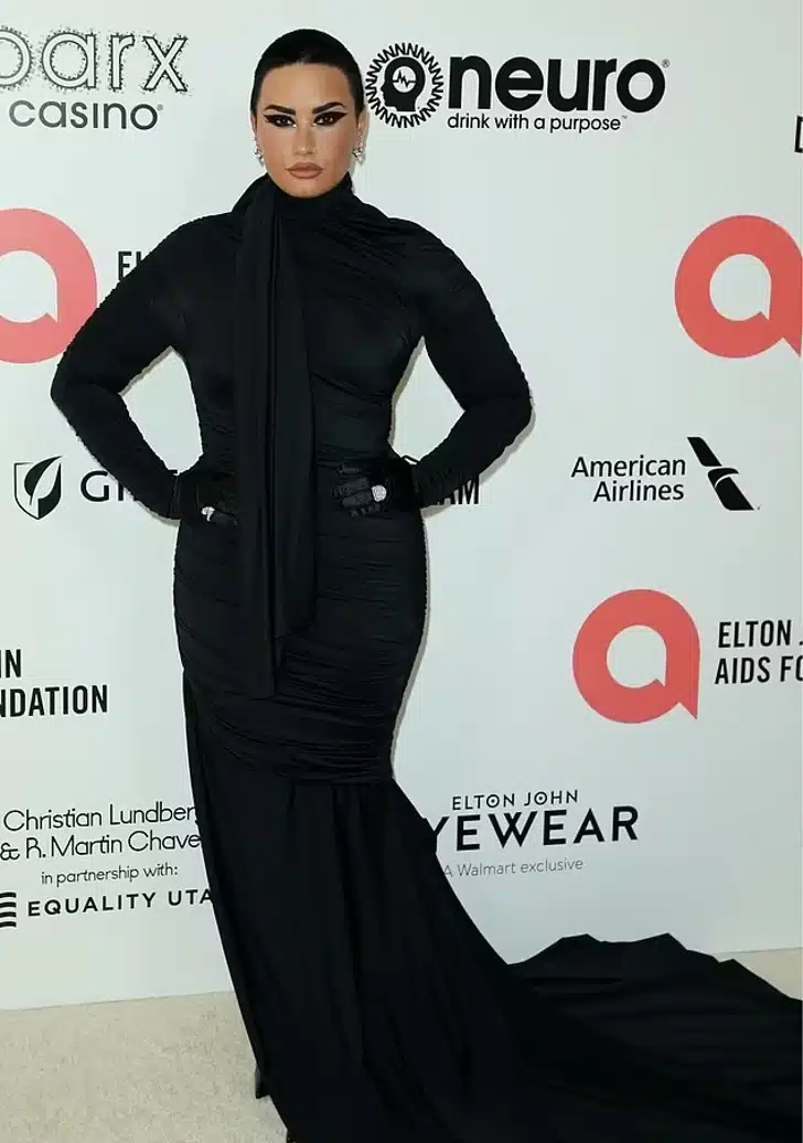 Demi Lovato se arrependeu de ser chamada de 'elle' e volta para 'ela' revistapazes.com - Demi Lovato se arrependeu de ser chamada de 'elle' e volta para 'ela'