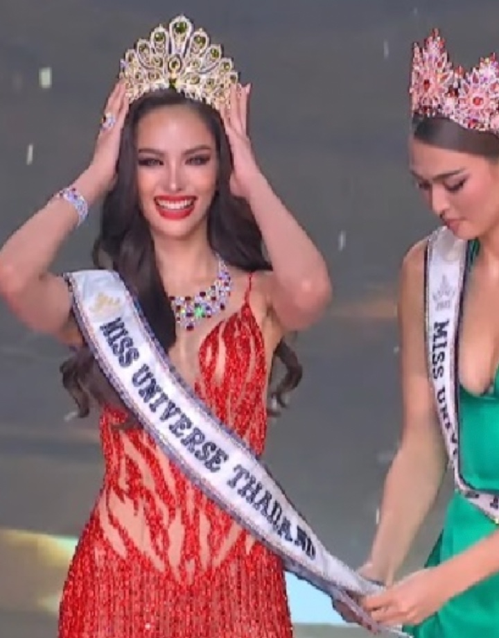 revistapazes.com - Jovem apelidada de 'Miss Lixo' por causa da profissão dos pais representará a Tailândia no Miss Universo