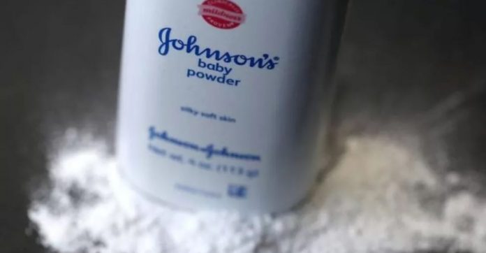 Johnson’s vai parar de fabricar talco após processo bilionário: há riscos no uso do produto?