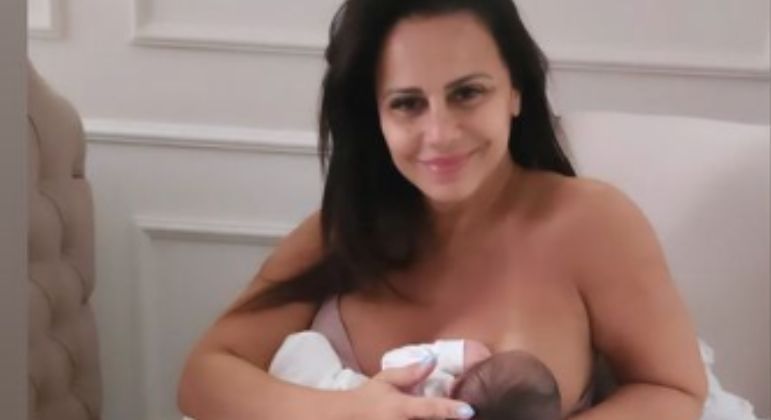revistapazes.com - Aos 47 anos, Viviane Araújo realiza sonho de ser mãe e surpreende web com nova rotina
