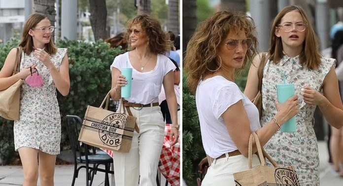 Boas amigas: Jennifer Lopez é flagrada curtindo ‘dia das garotas’ com a filha de Ben Affleck