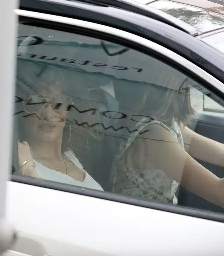 Boas amigas: Jennifer Lopez é flagrada curtindo 'dia das garotas' com a filha de Ben Affleck revistapazes.com - Boas amigas: Jennifer Lopez é flagrada curtindo 'dia das garotas' com a filha de Ben Affleck