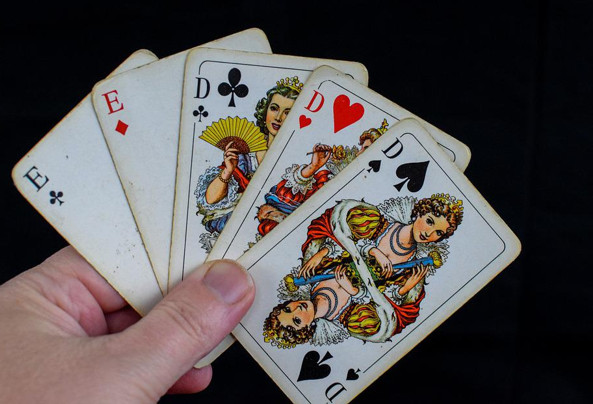 revistapazes.com - 8 Dicas sobre como construir uma mão vencedora de pôquer