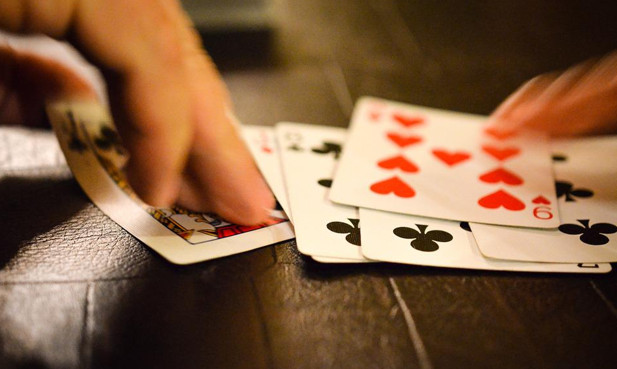 revistapazes.com - 8 Dicas sobre como construir uma mão vencedora de pôquer