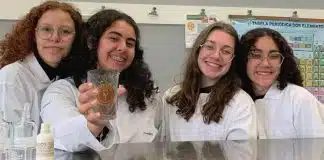 Estudantes brasileiros criam copo que identifica qualquer bebida com “Boa noite, Cinderela”