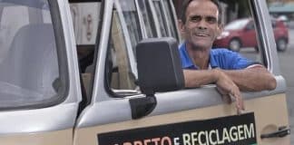 Ele venceu o vício e deixou as ruas após 20 anos e agora leva comida a pessoas carentes de SP