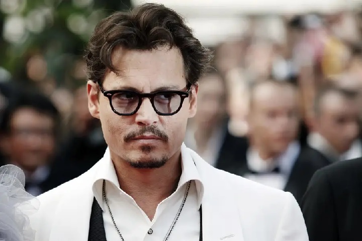 revistapazes.com - Brasileira namora falso Johnny Depp e perde mais de R$ 200 mil em golpe
