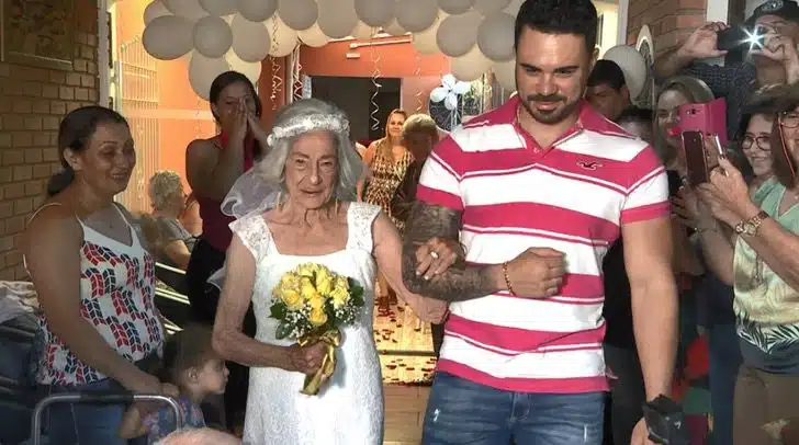 Idosos apaixonados se casam pouco depois de completarem 90 anos: 'Nos amamos como se fôssemos jovens' revistapazes.com - Idosos apaixonados se casam pouco depois de completarem 90 anos: 'Nos amamos como se fôssemos jovens'