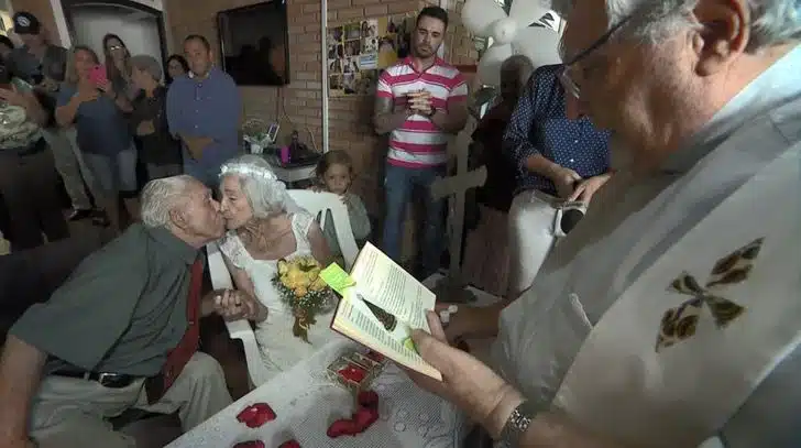 Idosos apaixonados se casam pouco depois de completarem 90 anos: 'Nos amamos como se fôssemos jovens' revistapazes.com - Idosos apaixonados se casam pouco depois de completarem 90 anos: 'Nos amamos como se fôssemos jovens'