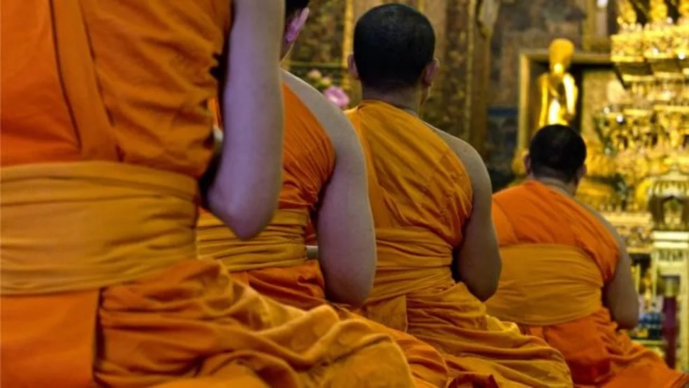 revistapazes.com - Templo budista na Tailândia fica vazio após todos os monges serem pegos em teste antidroga