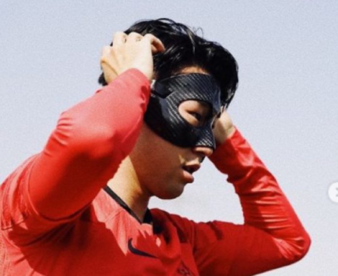 Saiba quem é Son HeungMin: o jogador mascarado que intrigou internautas no jogo de hoje