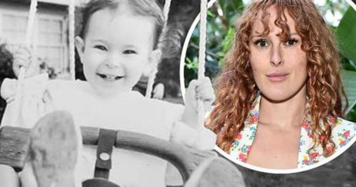 Filha de Bruce Willis celebra gravidez de 1º filho e seis anos de sobriedade