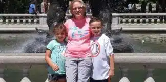 Idosa devolve R$ 80 mil achados e recebe R$ 300 mil de recompensa no momento em que mais precisava