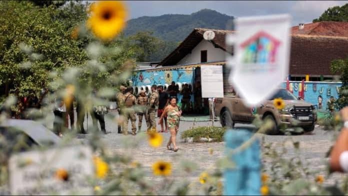 Professora que ajudou a salvar crianças de massacre em creche sofre infarto