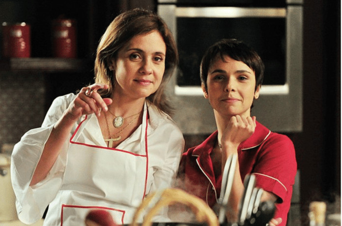 A cultura do “Resumo de Novela”: Por que o brasileiro não se importa com spoilers de novelas?