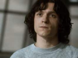 A série de suspense criminal com Tom Holland que todo mundo está assistindo