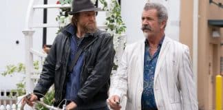 Mel Gibson rouba a cena em filmaço que vai te deixar ligado na TV por 100 minutos