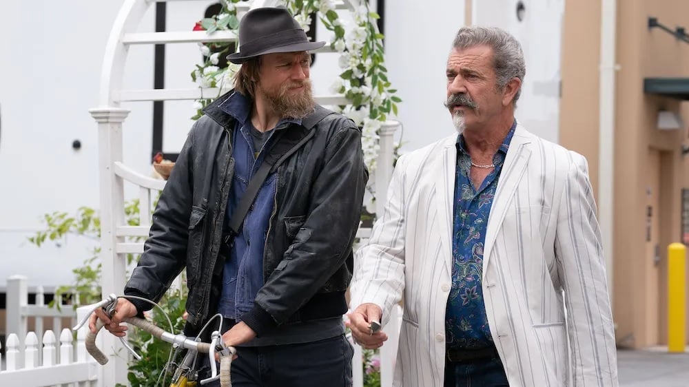 revistapazes.com - Mel Gibson rouba a cena em filmaço que vai te deixar ligado na TV por 100 minutos