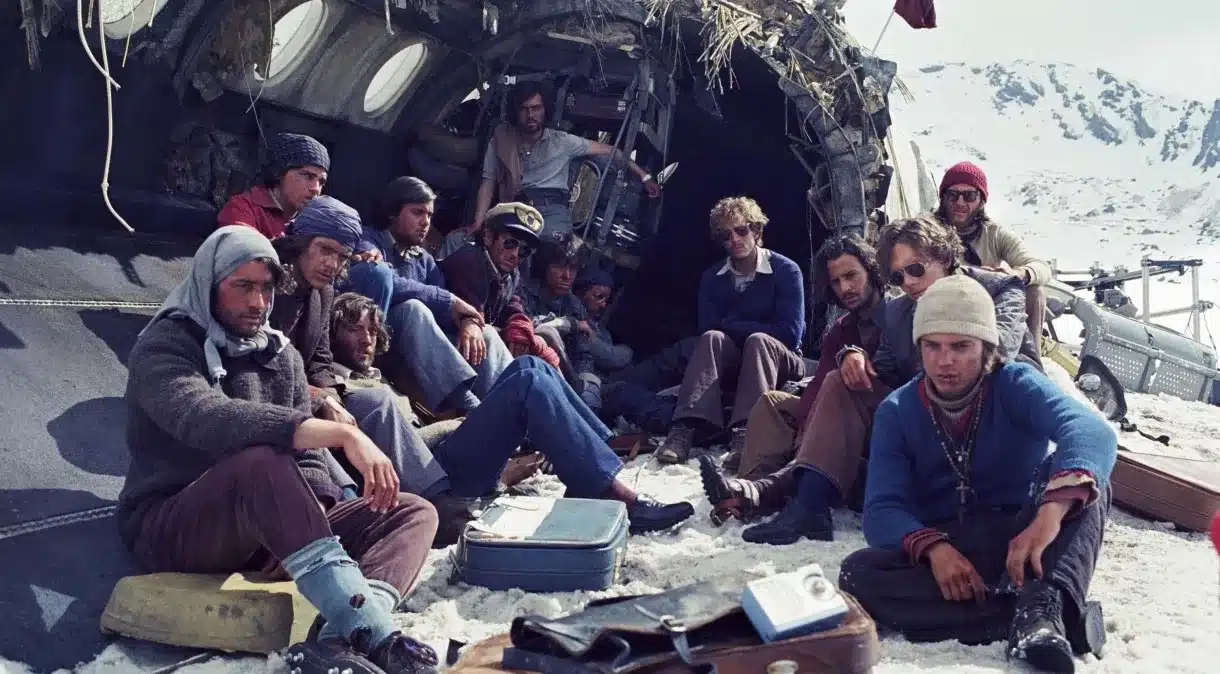 revistapazes.com - O filme mais esperado do mês enfim chegou à Netflix e conta perturbadora história real ocorrida na Cordilheira dos Andes