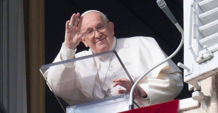 Papa Francisco critica violência contra as mulheres em sua 1ª mensagem de 2024: ‘O amor nunca sufoca’
