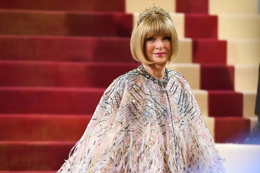 Conheça Anna Wintour, a Dama de Ferro da Moda que inspirou "O Diabo Veste Prada" revistapazes.com - Conheça Anna Wintour, a Dama de Ferro da Moda que inspirou "O Diabo Veste Prada"