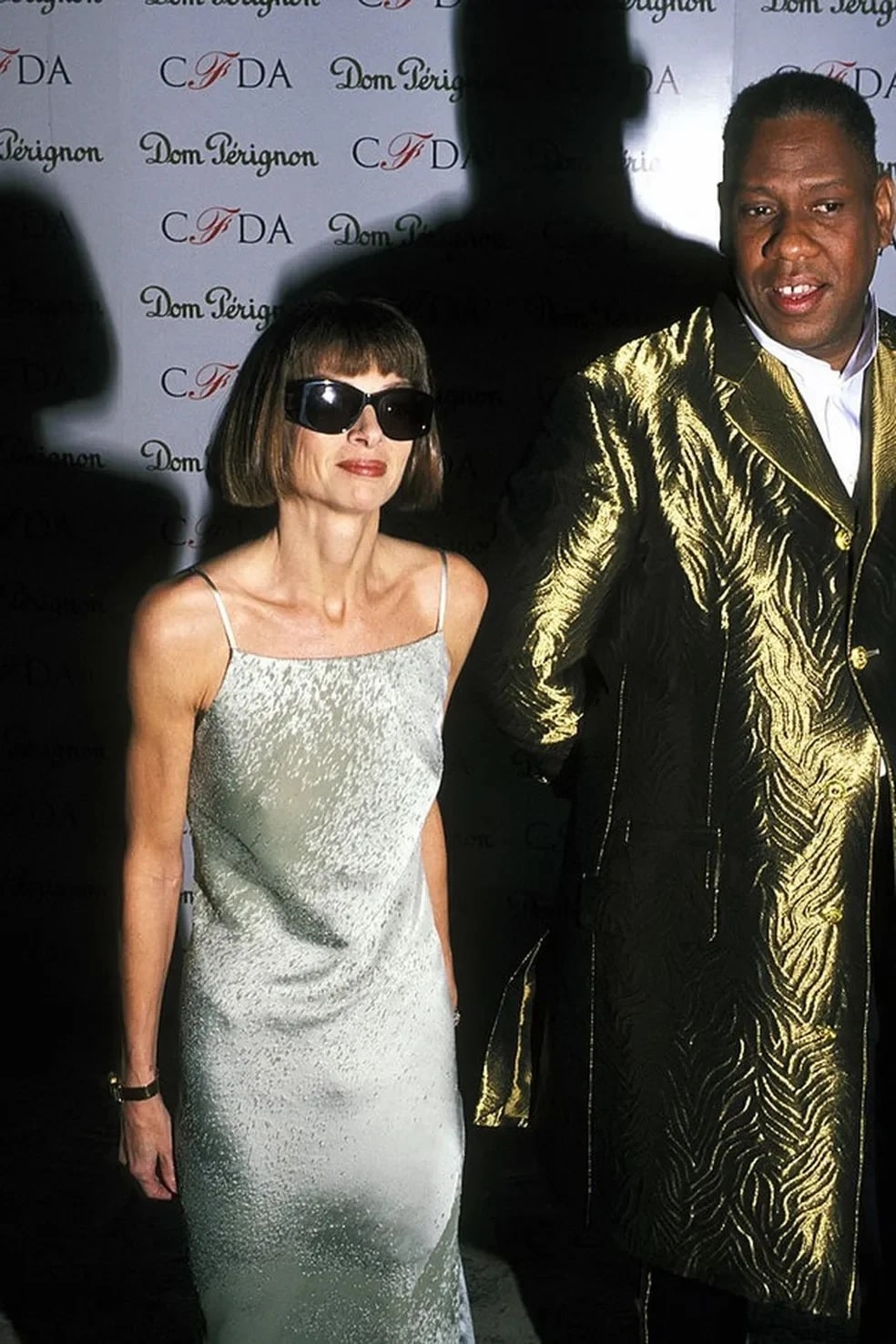 Conheça Anna Wintour, a Dama de Ferro da Moda que inspirou "O Diabo Veste Prada" revistapazes.com - Conheça Anna Wintour, a Dama de Ferro da Moda que inspirou "O Diabo Veste Prada"