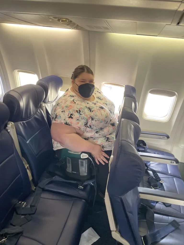 revistapazes.com - Viralizou: Passageira 'plus size' se recusa a ceder assento extra (que ela pagou) para criança durante voo