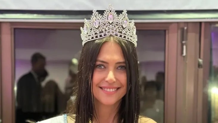 revistapazes.com - Mulher de 60 anos vence Miss Universo Buenos Aires e revela seus maiores truques de beleza