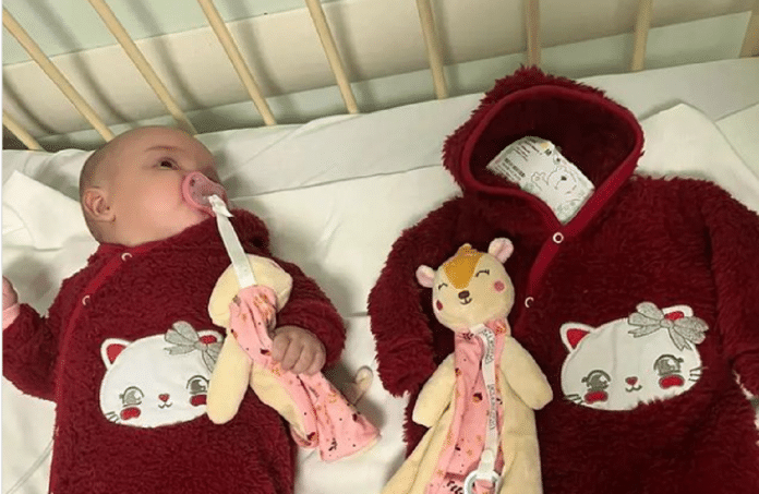 Gêmea Capa Gêmea bebê que caiu de um barco durante resgate é encontrada sem vida: “agora este vazio da foto vai ser eterno”