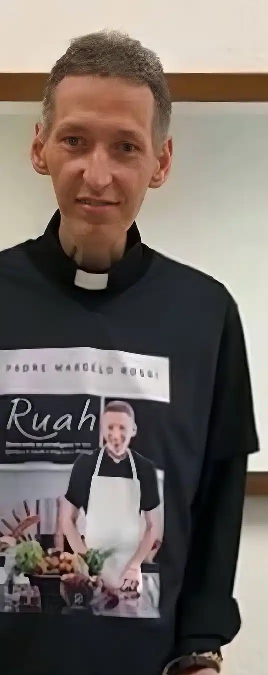 Quinze anos após acidente, perna fraturada e depressão profunda, Padre Marcelo Rossi revela que "saiu do buraco" graças a essas 3 coisas revistapazes.com - Quinze anos após acidente, perna fraturada e depressão profunda, Padre Marcelo Rossi revela que "saiu do buraco" graças a essas 3 coisas