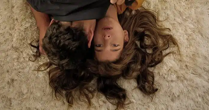 Nova série de suspense da Netflix chegou “de fininho”, mas já está destruindo emocionalmente quem assiste