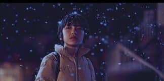 Jovem viaja 18 anos no tempo para evitar a morte da sua mãe nesta nova série que já é nº 1 na Netflix