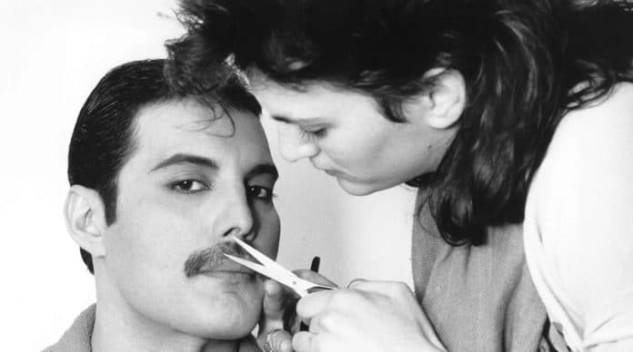 Tudo o que sabemos sobre a filha secreta de Freddie Mercury e quantos anos ela tem hoje
