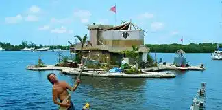 Ele construiu sozinho uma ilha montada com 150 mil garrafas PET — e viveu nela por anos no Caribe