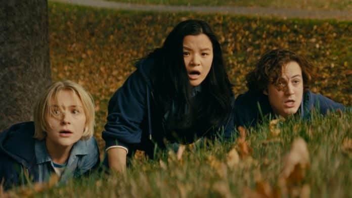 capa A minissérie de suspense na Netflix que está tirando o sono dos assinantes e já virou sensação mundial