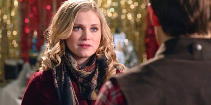 5 comédias românticas natalinas da Netflix para assistir ao lado do crush Crush + sofá + Netflix: 5 comédias românticas natalinas pra criar clima hoje