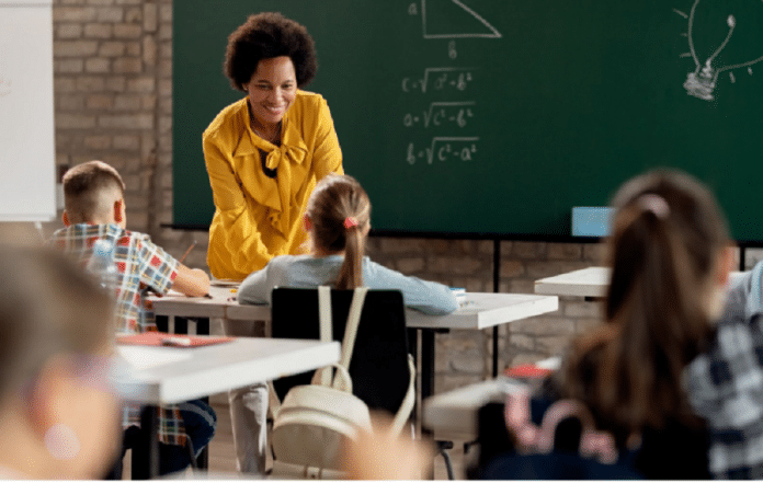 Professores de Porto Ferreira modernizam material didático para novos desafios