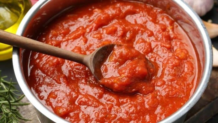 Após detectar pedaços de vidro, Anvisa manda recolher molho de tomate usado por mais de 50 mil consumidores