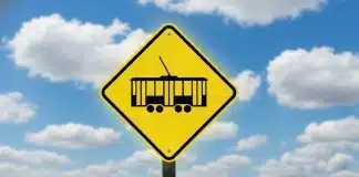 Já viu essa placa no trânsito? Para que serve essa sinalização que confunde motoristas