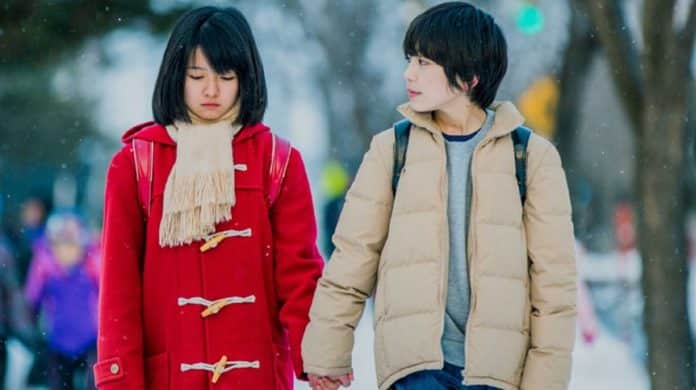 Acusado de tirar a vida da própria mãe, ele acorda 18 anos no passado para impedir crimes que já aconteceram