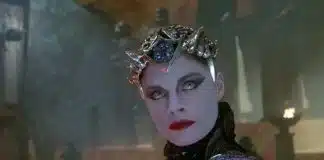 atriz mantém uma beleza deslumbrante aos 77 anos