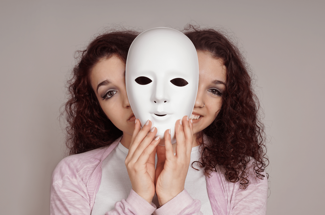 revistapazes.com - Se voc&ecirc; vive se sentindo confusa ou constrangida com algu&eacute;m pr&oacute;ximo, pode ser Narcisista, Histri&ocirc;nica ou Paranoide
