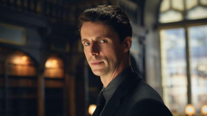 Bruxa tenta fugir da própria magia, mas se apaixona por vampiro antigo em série de fantasia nº 1 da Netflix