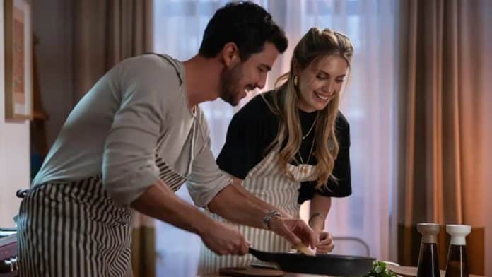 A comédia romântica leve e deliciosa que acaba de chegar à Netflix para salvar seu dia de preguiça